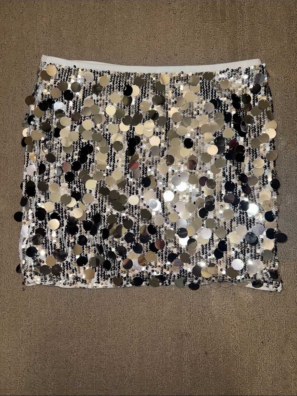 🆕 Silver Sequin Sparkle Mini Skirt w Elastic Waist. Party Ready💃🏼 L NWT!🔥🔥
